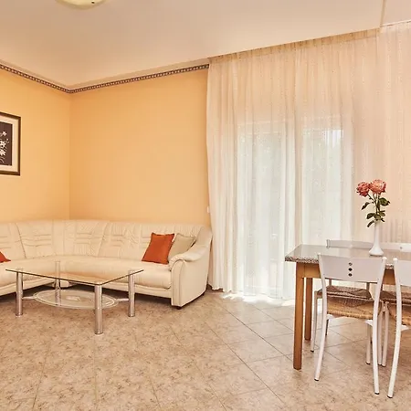 Villa Mirna