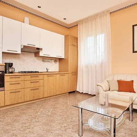Villa Mirna *