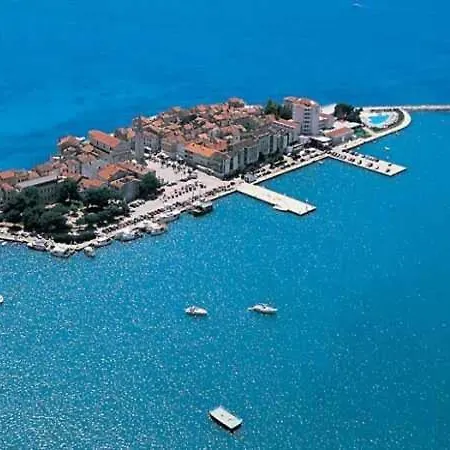 Mirna Villa